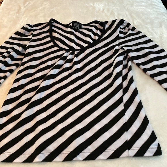 Susie in the city top - Picture 2 of 2